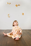Bild in Galerie-Betrachter laden, LIMITED EDITION “Boo“ Lätzchen – Cinnamon Roll
