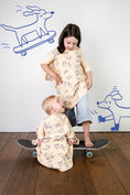 Bild in Galerie-Betrachter laden, Limited Edition “Boo“ Lätzchen – Tiny Traveller
