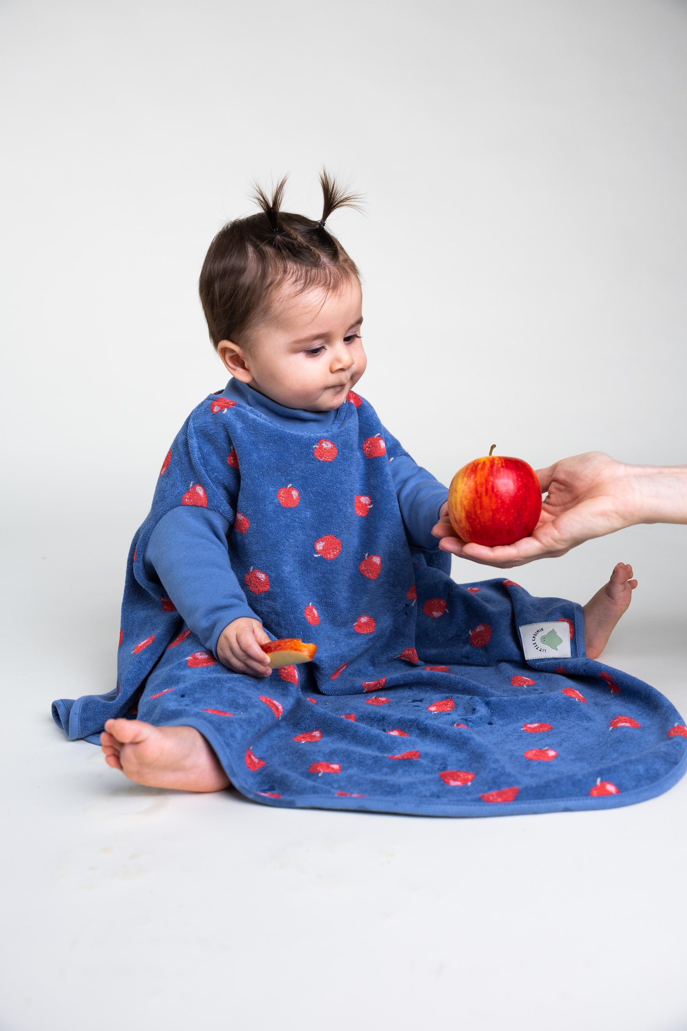 Limited Edition “Boo“ Lätzchen Midnight Apple