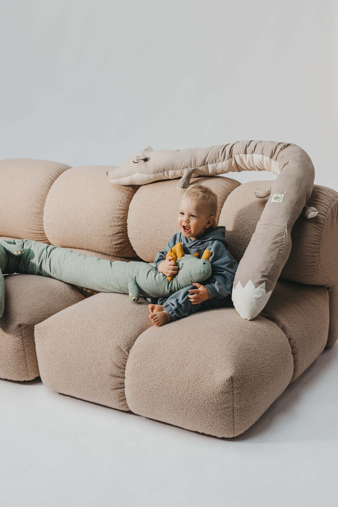 Bettschlange "Cuddle Buddy - Sage Saurus"